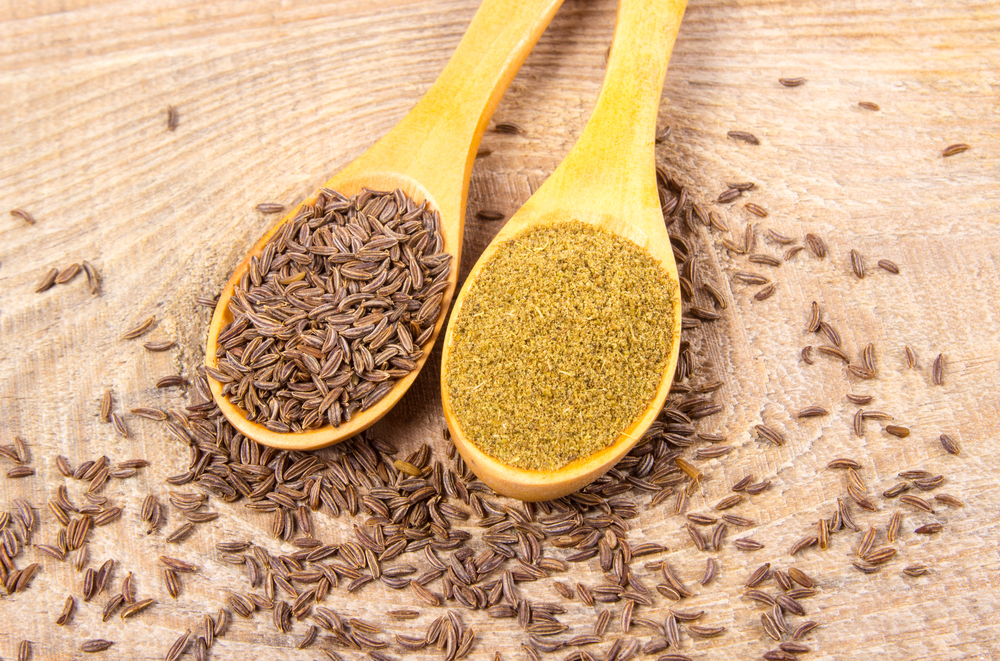 cominho em pó e semente