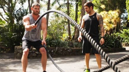 Mais fit que nunca: Chris Hemsworth sacrifica o corpo em nome da